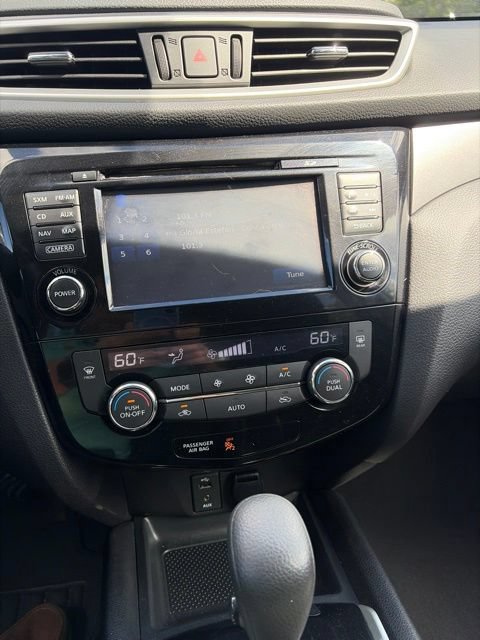 Used 2016 Nissan Rogue SV w/ SV Premium Package AWD/4WD image 6