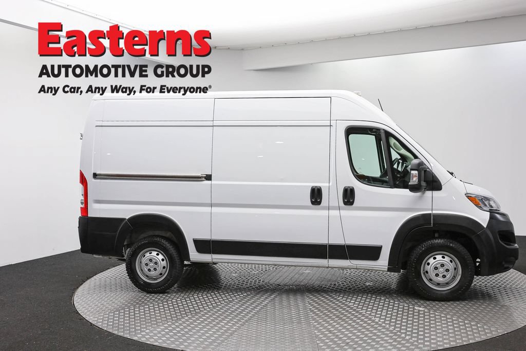 Used 2023 RAM ProMaster 2500 w/ Convenience Group FWD image 4