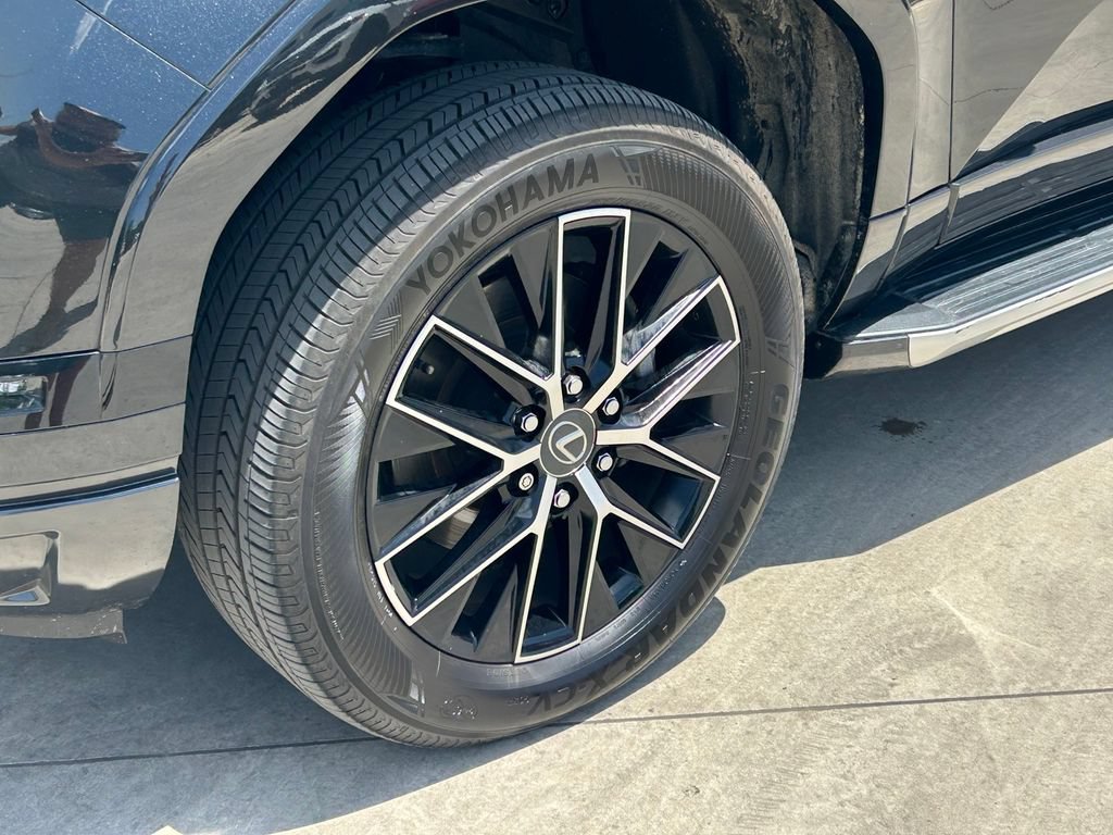 Used 2024 Lexus GX 550 w/ Accessory Package (Z1) AWD/4WD image 9