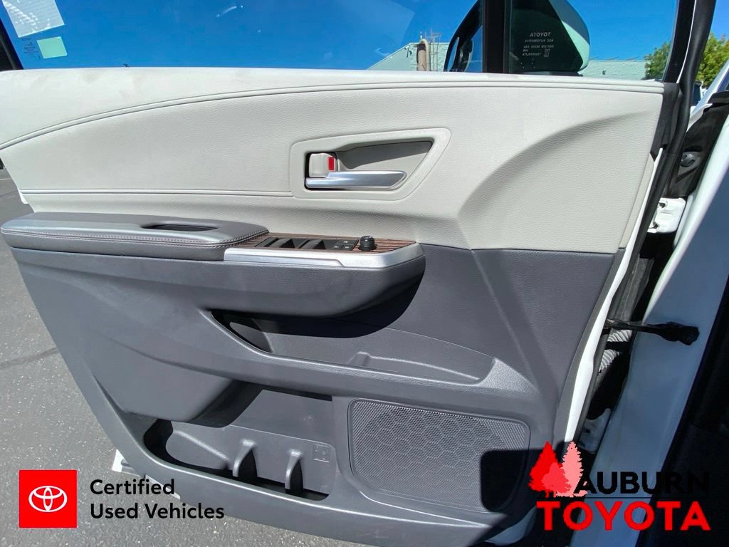 Certified 2023 Toyota Sienna XLE FWD image 39