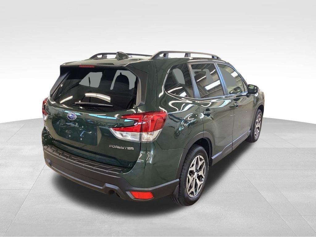 Used 2023 Subaru Forester Premium AWD/4WD image 10