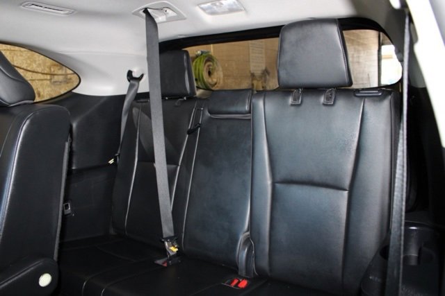Used 2023 Toyota Highlander L image 18