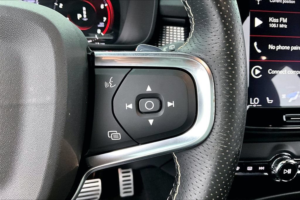 Used 2020 Volvo XC40 T5 R-Design AWD/4WD image 26
