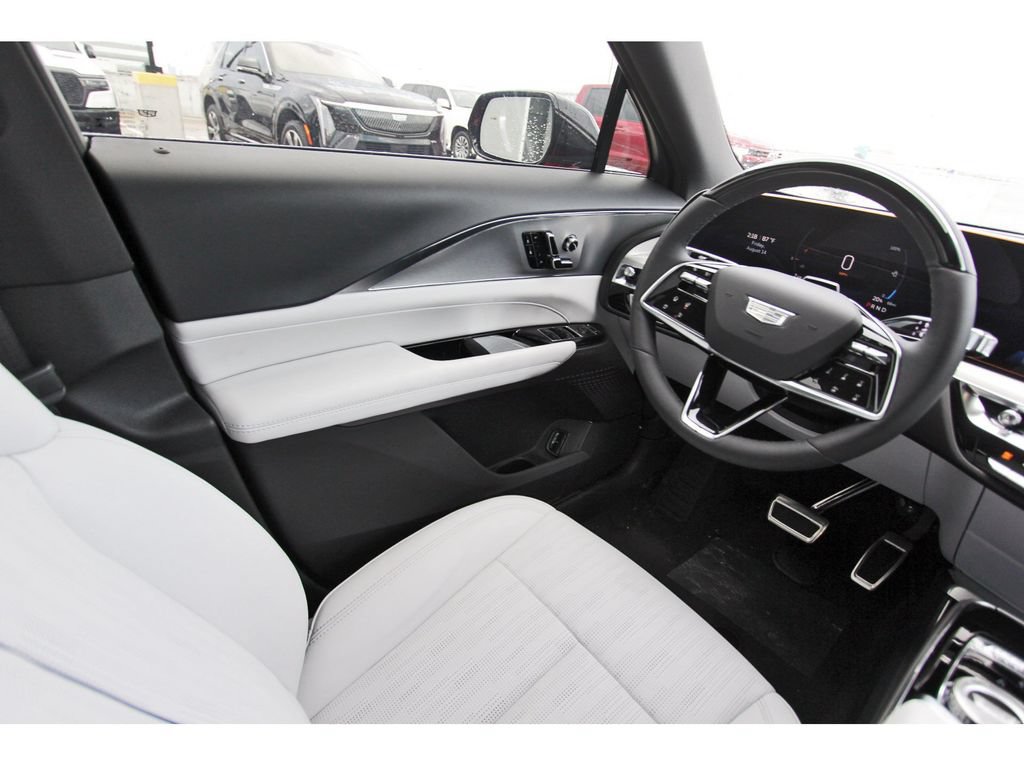 New 2027 Cadillac Lyriq Luxury AWD/4WD image 8
