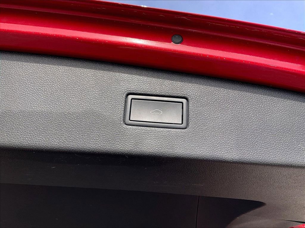 Used 2024 Volkswagen Tiguan SE image 36