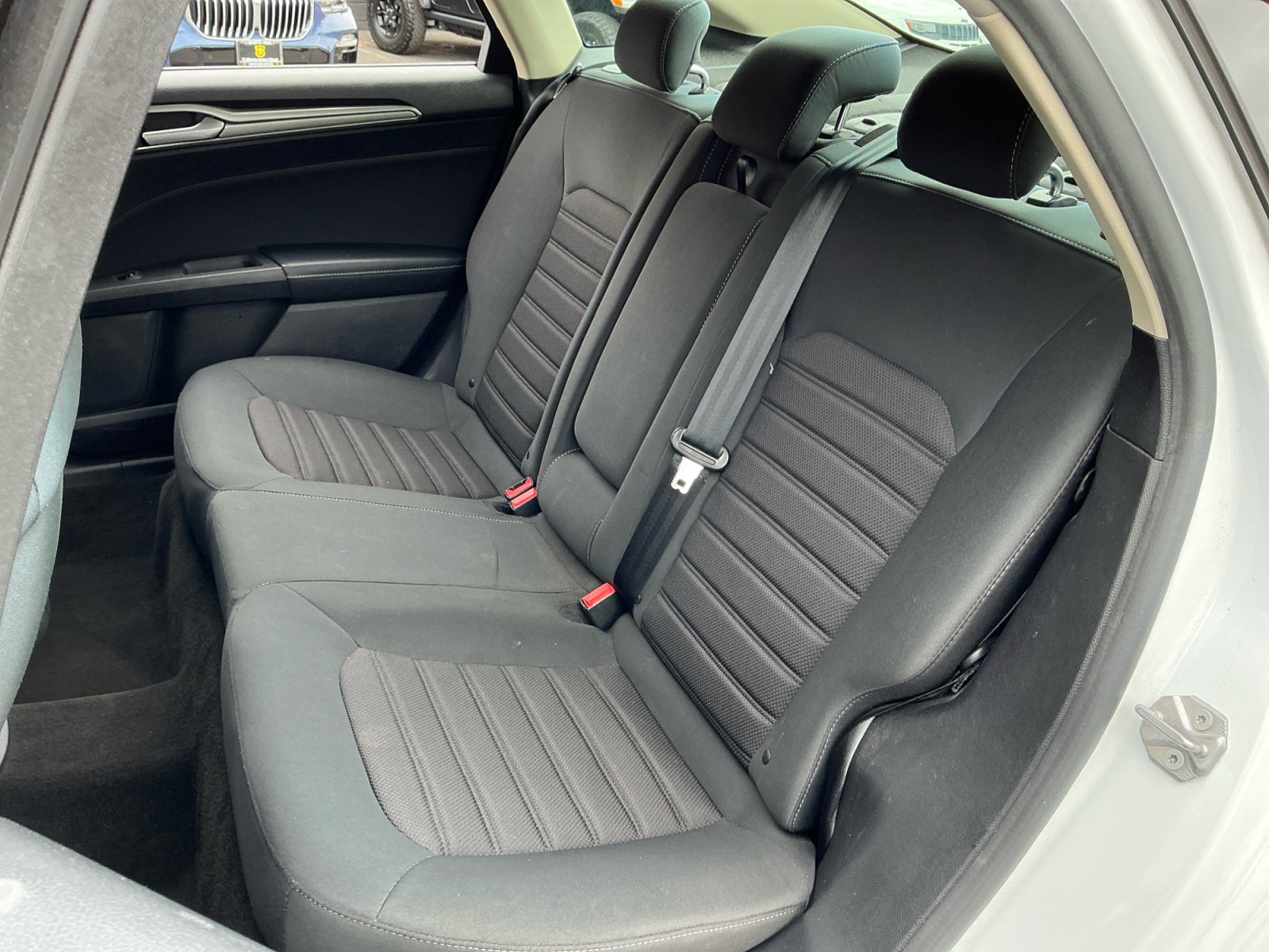 Used 2019 Ford Fusion SE FWD image 19