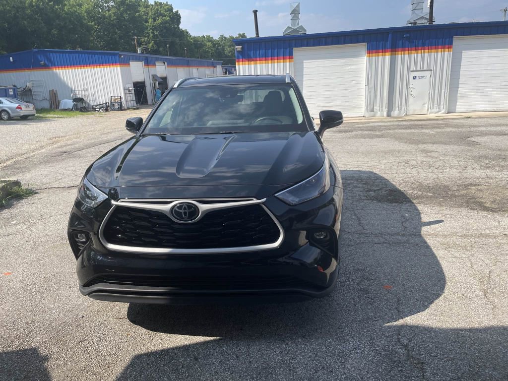 Used 2024 Toyota Highlander LE