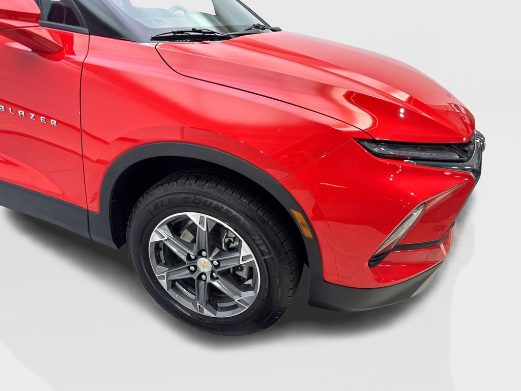 Used 2025 Chevrolet Blazer LT FWD image 19