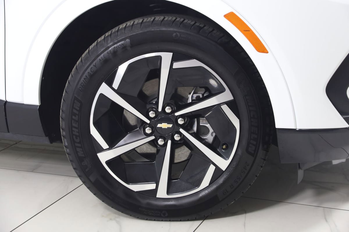 Used 2025 Chevrolet Equinox EV LT FWD image 14