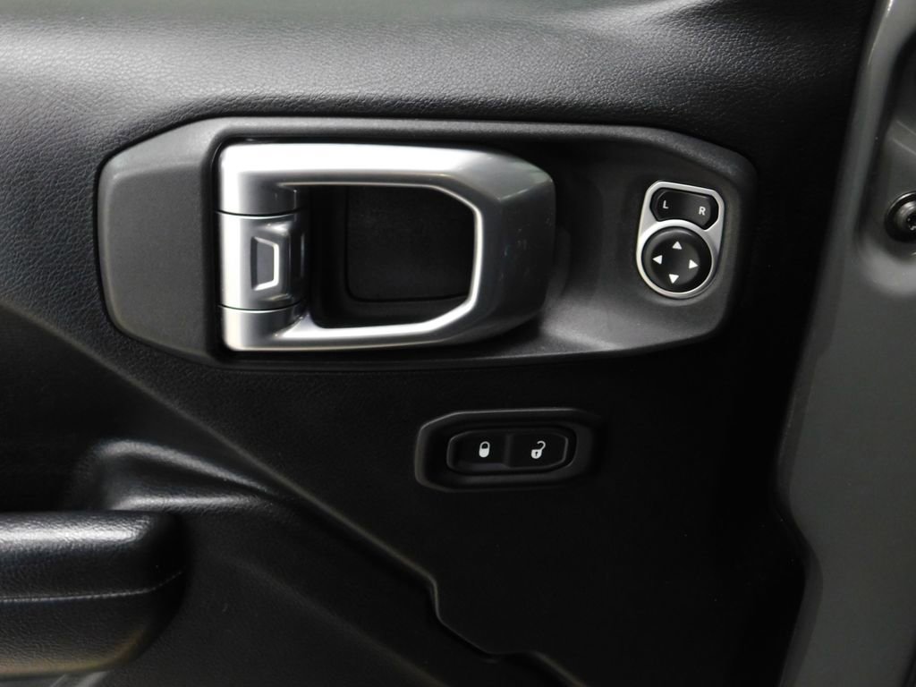 Used 2019 Jeep Wrangler Rubicon w/ Uconnect 4C Nav & Sound Group image 30