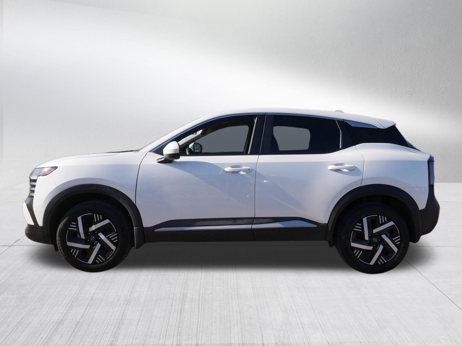 Certified 2025 Nissan Kicks SV image 4