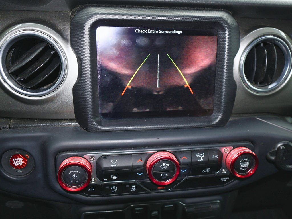 Used 2018 Jeep Wrangler Unlimited Sahara image 17