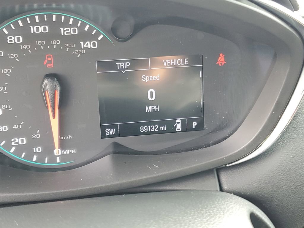 Used 2020 Chevrolet Trax LT w/ LT Convenience Package AWD/4WD image 11