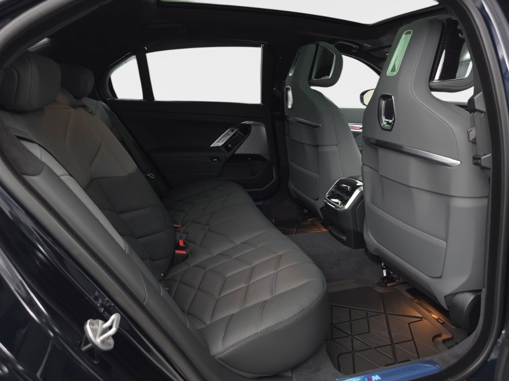 New 2026 BMW 750e xDrive w/ Executive Package AWD/4WD image 11