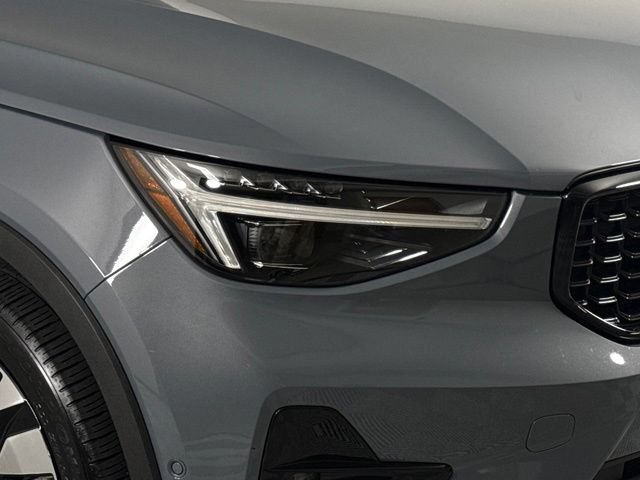 Used 2023 Volvo XC40 B5 Ultimate AWD/4WD image 14