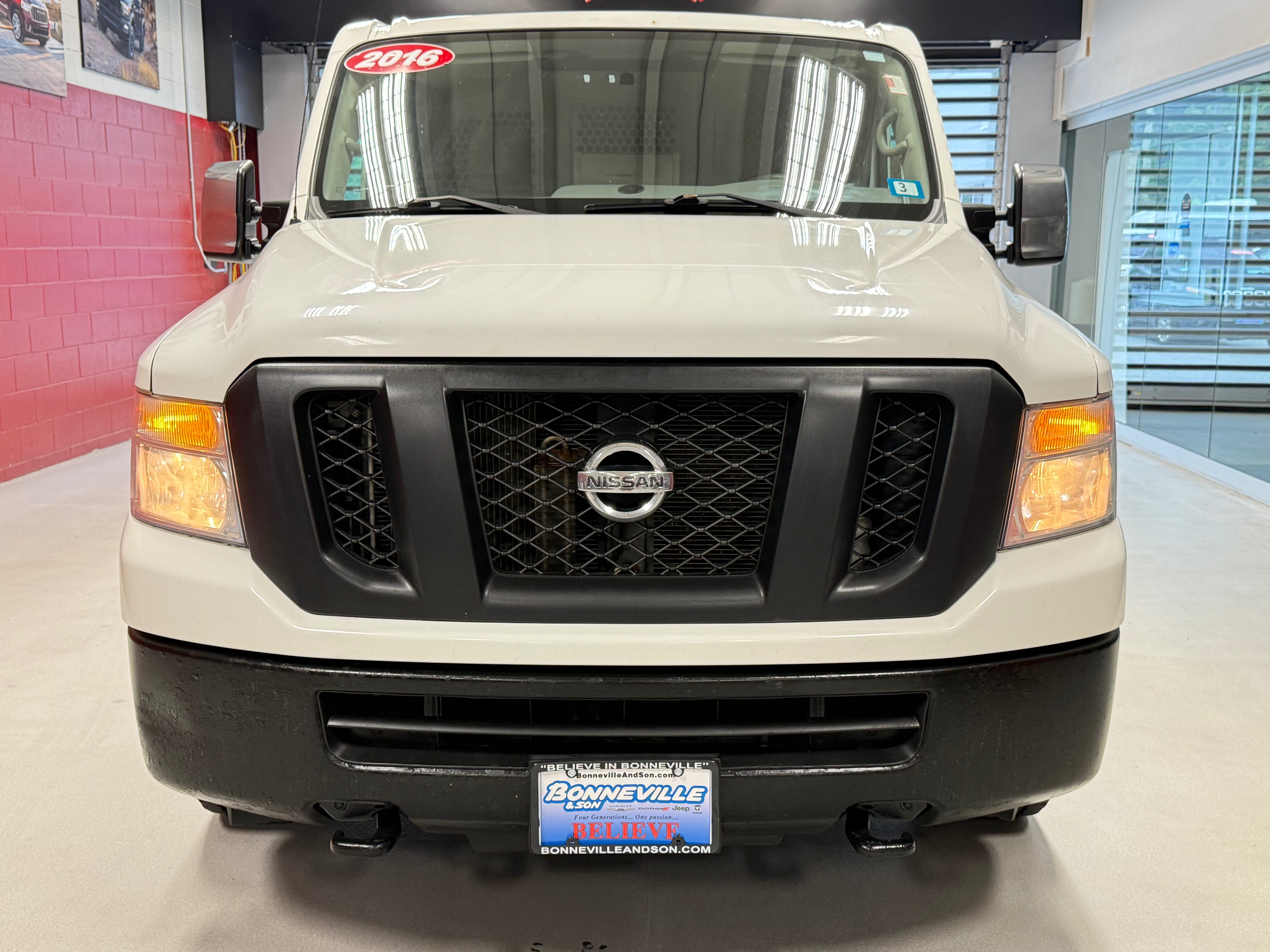 Used 2016 Nissan NV 2500 SV RWD image 12