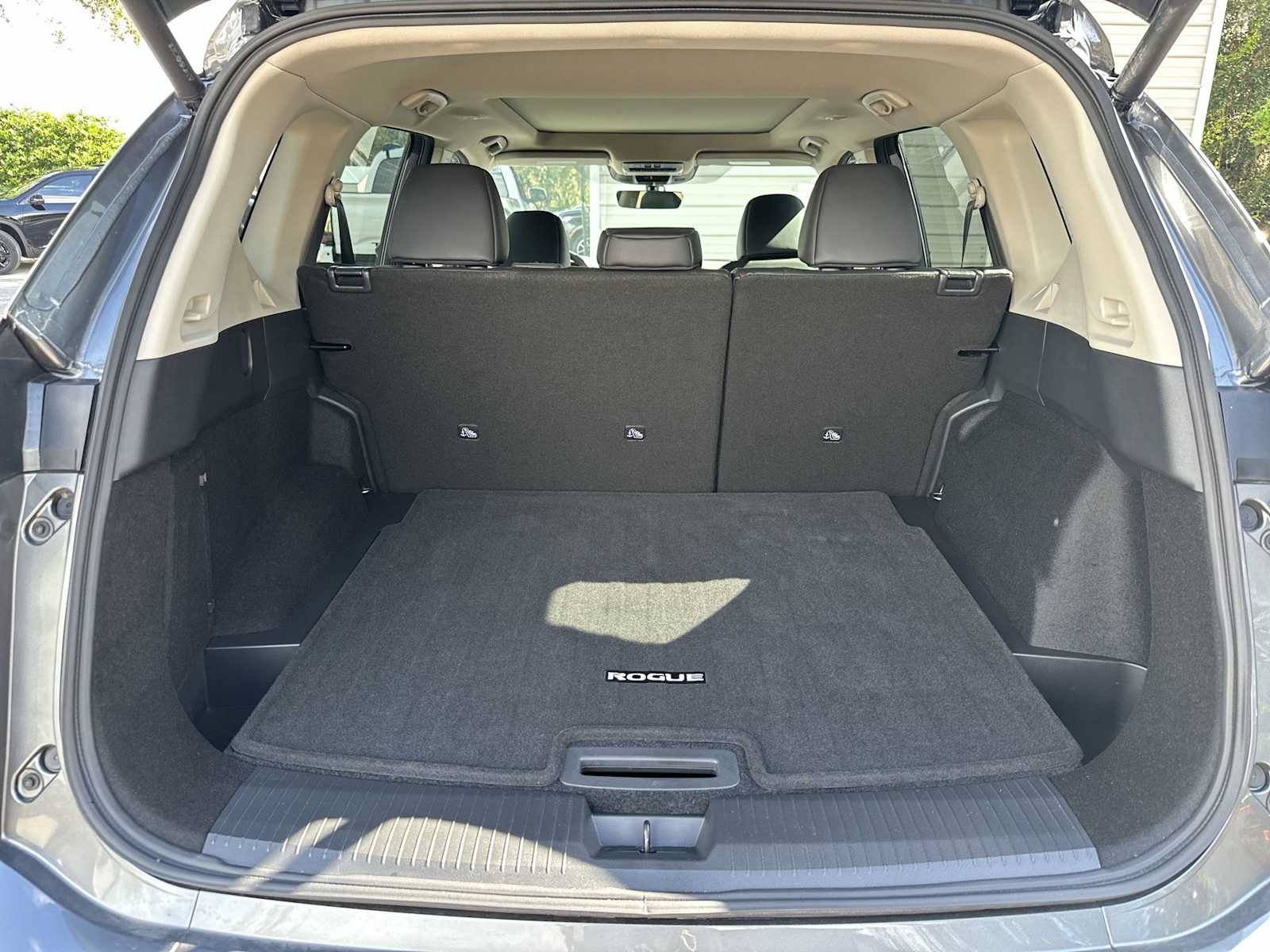 Used 2026 Nissan Rogue Dark Armor FWD image 26