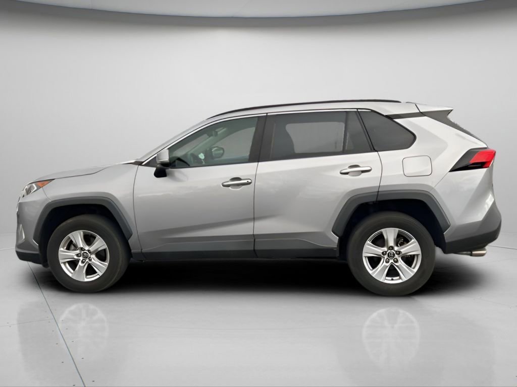 Used 2021 Toyota RAV4 XLE image 8