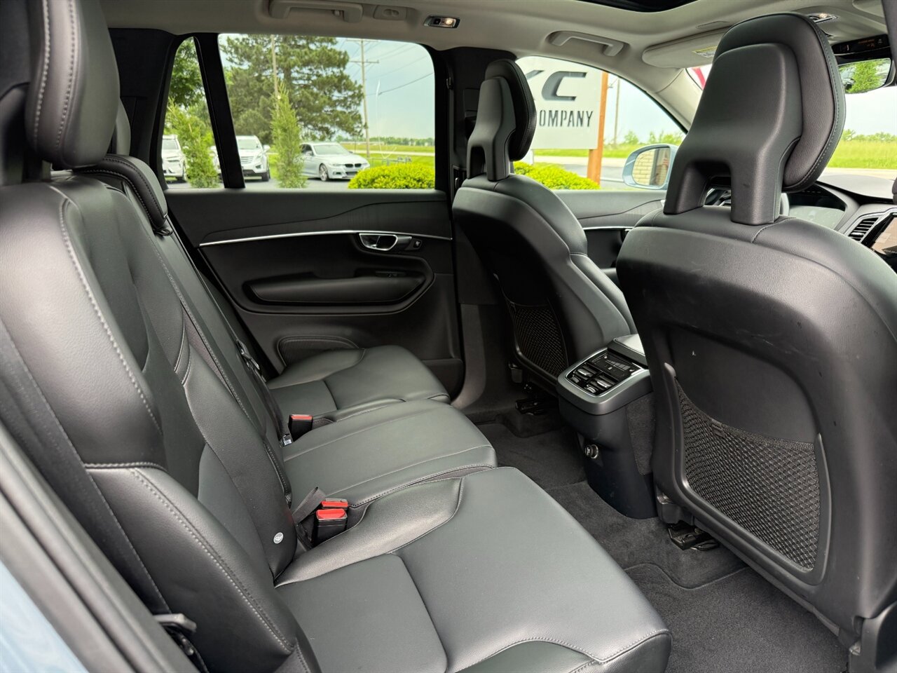 Used 2020 Volvo XC90 T5 Momentum w/ Protection Package Premier AWD/4WD image 13