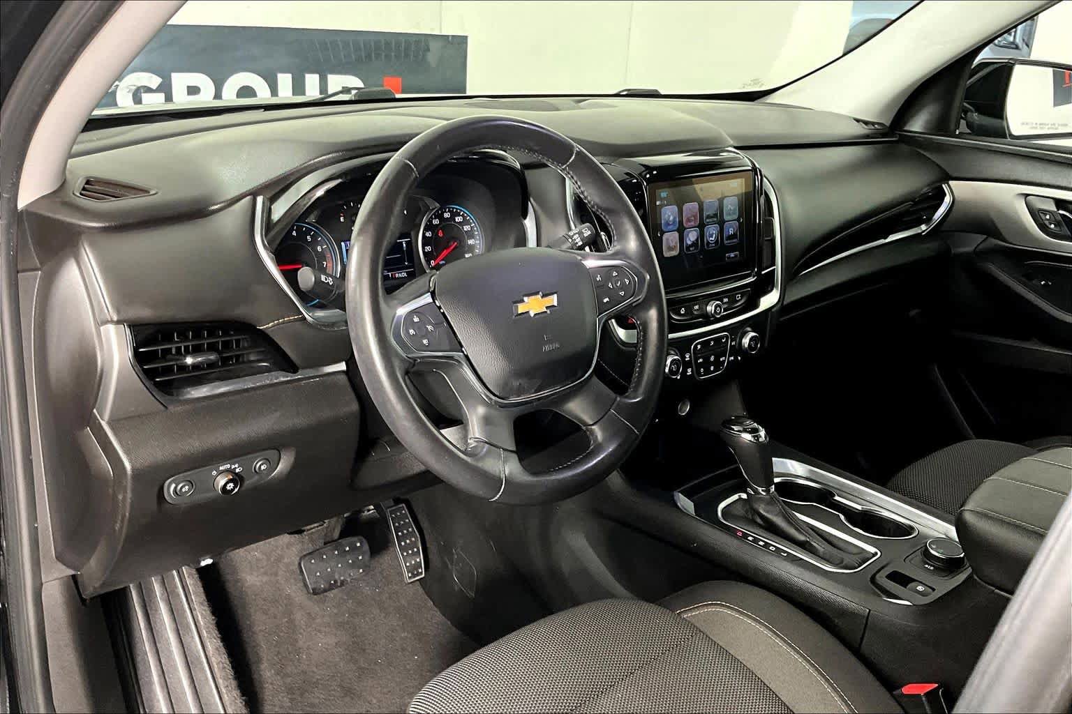 Used 2018 Chevrolet Traverse LT FWD image 17