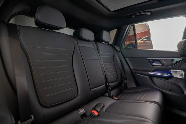 New 2025 Mercedes-Benz GLC 350e 4MATIC image 34