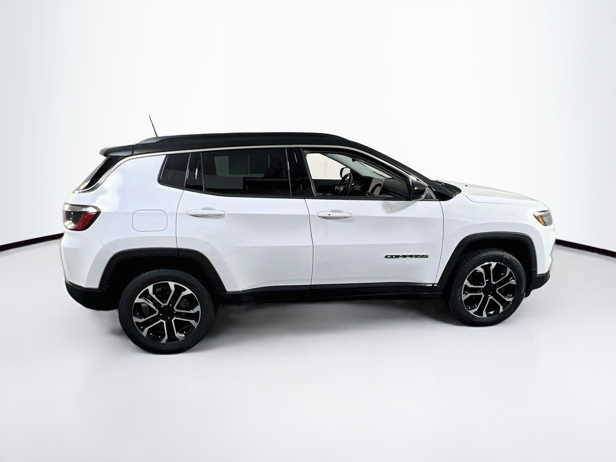 Used 2022 Jeep Compass Limited AWD/4WD image 4