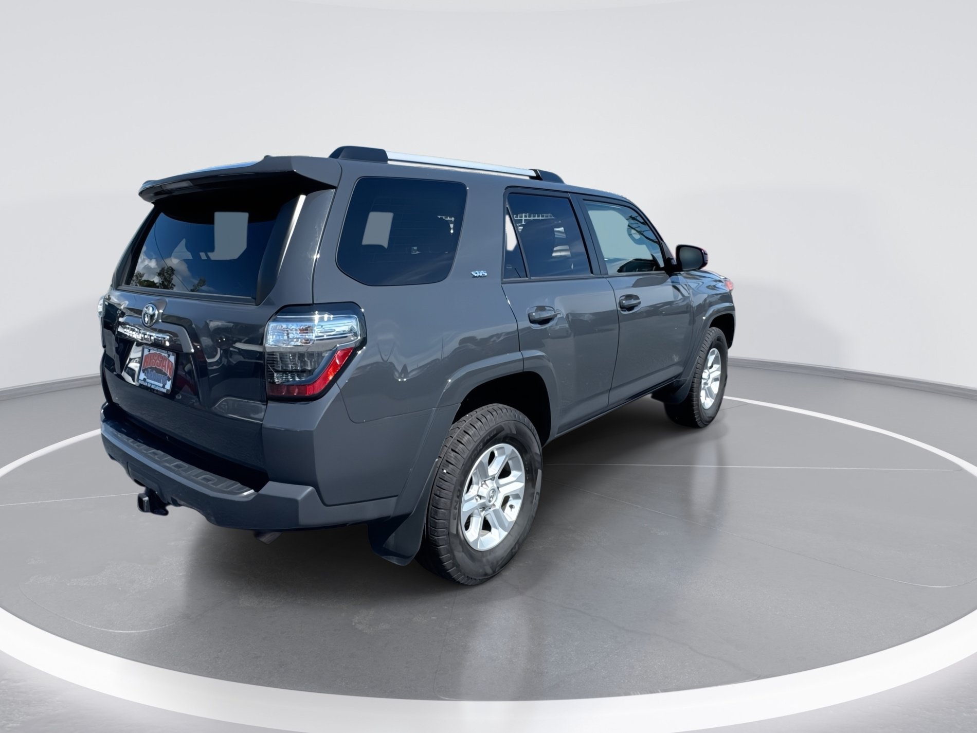 Used 2024 Toyota 4Runner SR5 AWD/4WD image 4