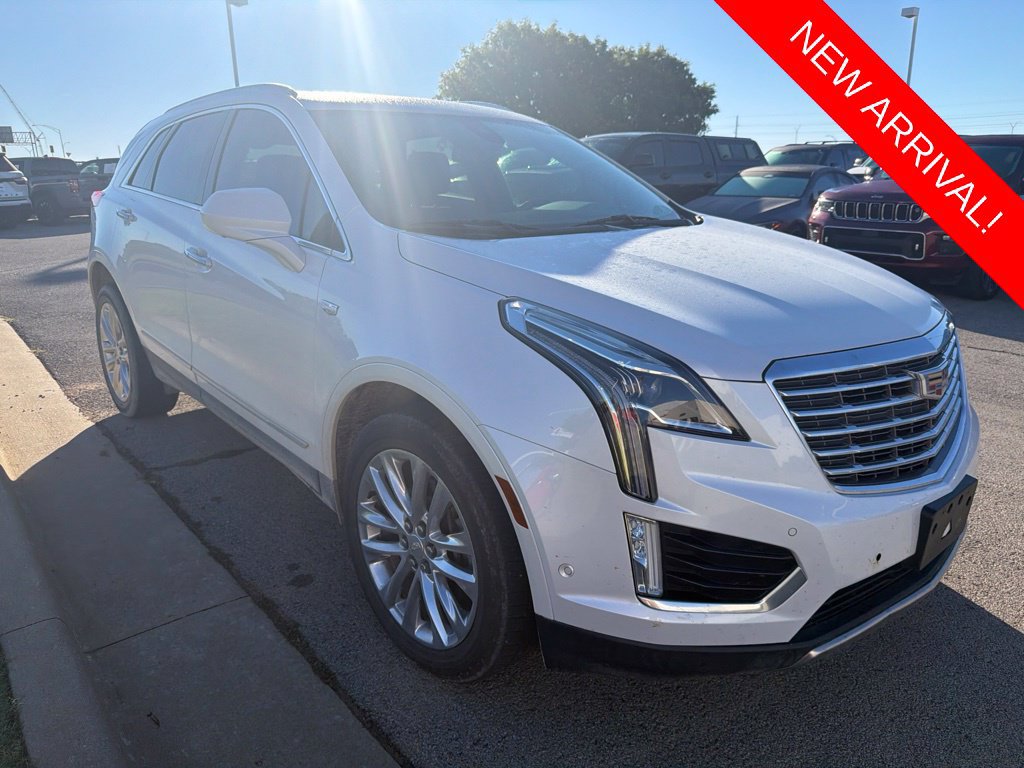 Used 2017 Cadillac XT5 Platinum w/ Driver Assist Package AWD/4WD image 3