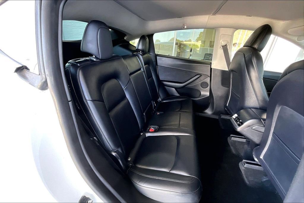 Used 2021 Tesla Model Y Long Range image 25