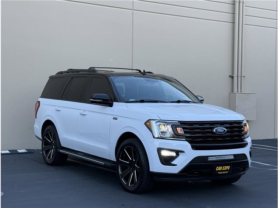 Used 2018 Ford Expedition XLT w/ Equipment Group 202A image 1