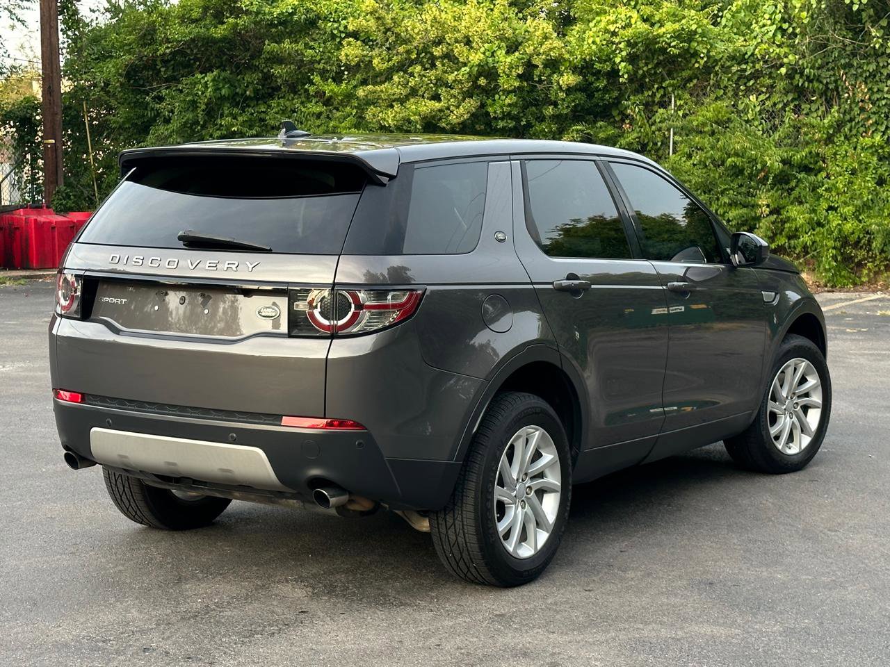 Used 2016 Land Rover Discovery Sport HSE AWD/4WD image 3