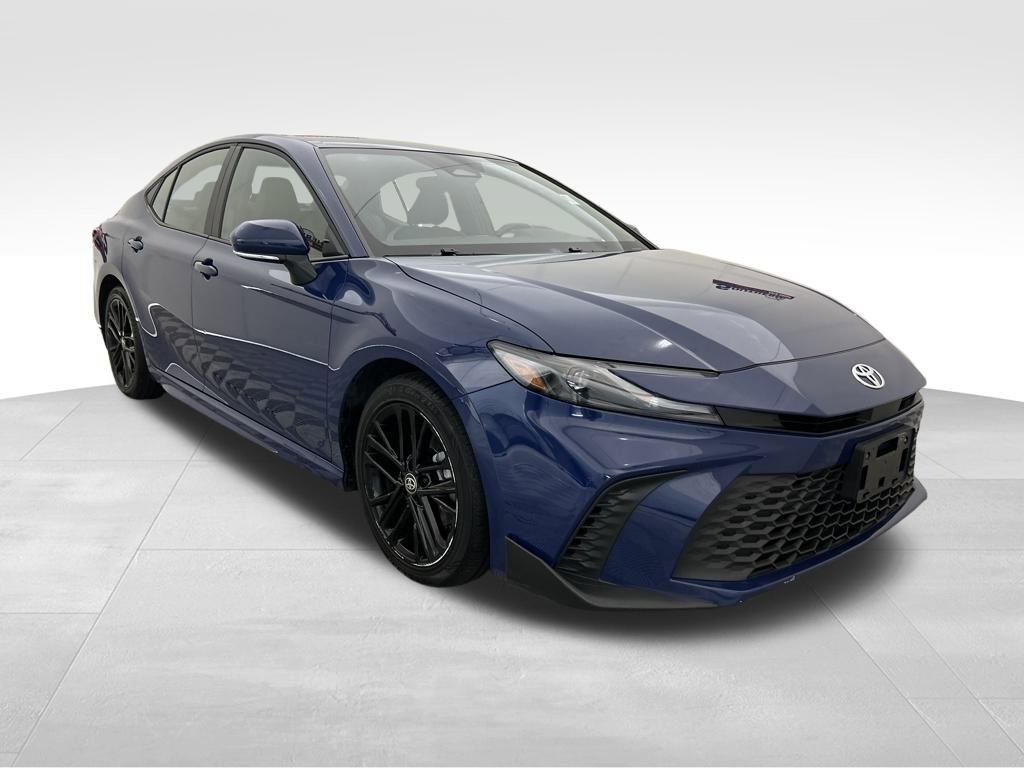 Used 2025 Toyota Camry SE image 7