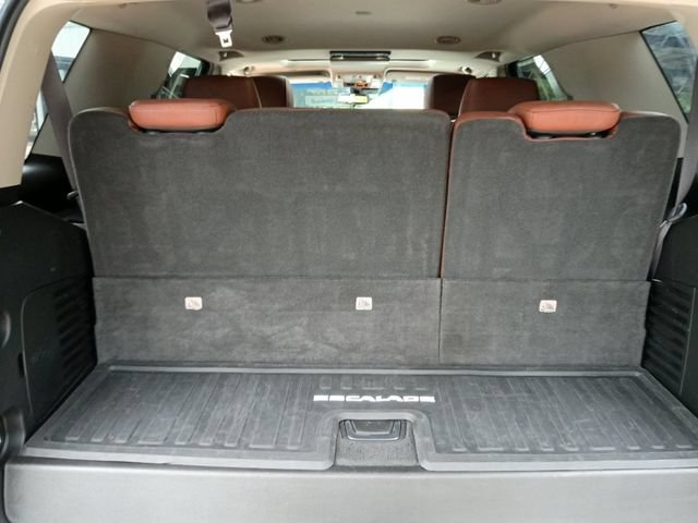Used 2017 Cadillac Escalade Premium Luxury RWD image 11