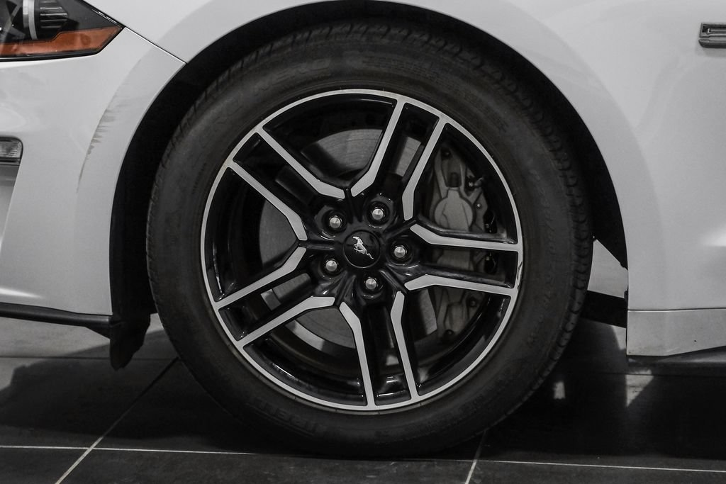 Used 2018 Ford Mustang GT Premium RWD image 41