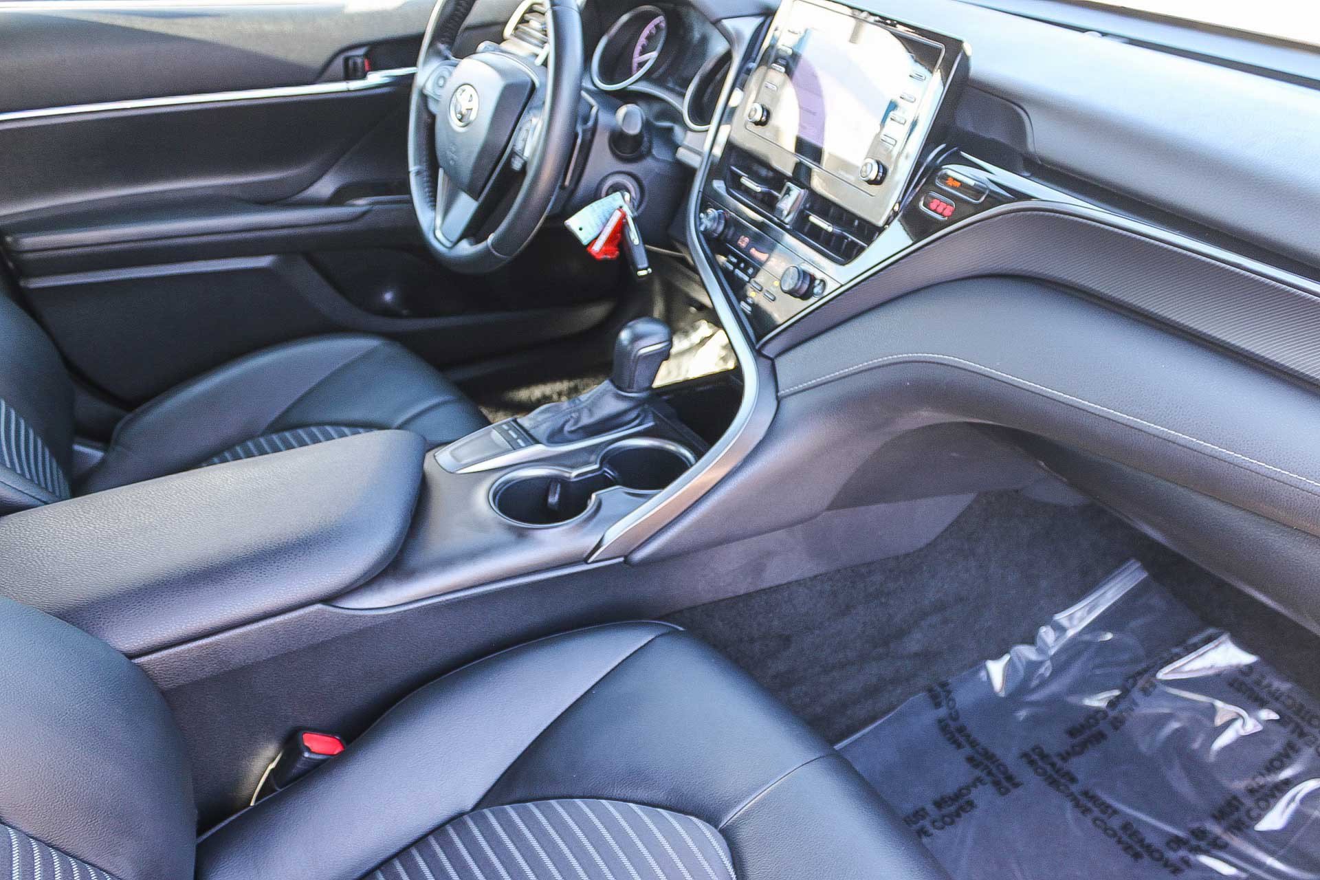 Used 2023 Toyota Camry SE image 17