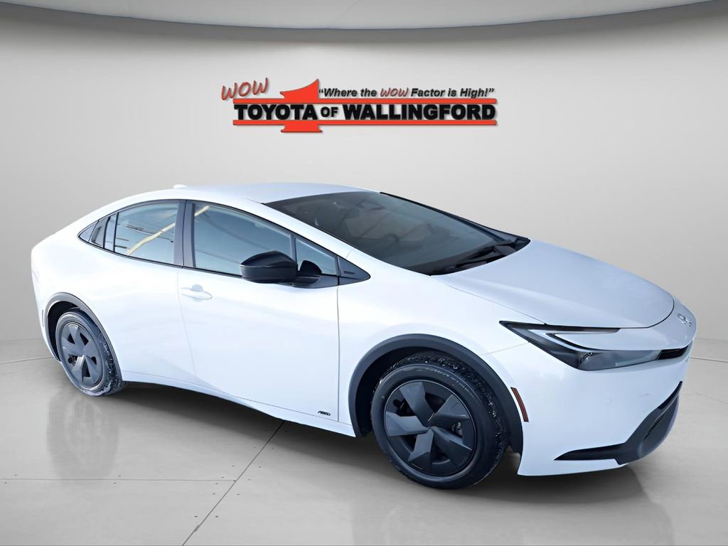 Used 2024 Toyota Prius LE image 14