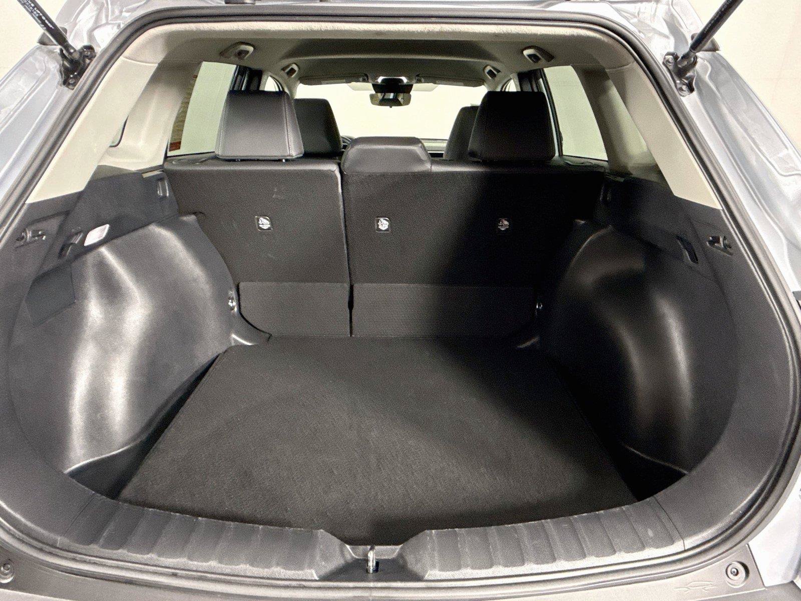 Certified 2025 Toyota Corolla Cross XLE FWD image 36