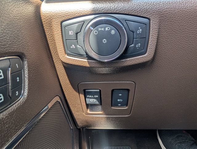 Used 2018 Ford F150 King Ranch w/ Equipment Group 601A Luxury AWD/4WD image 32