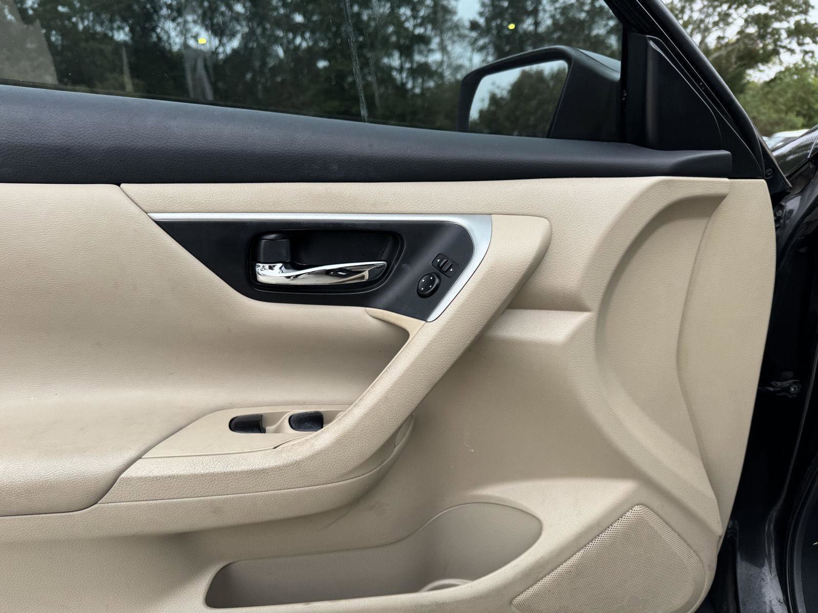 Used 2016 Nissan Altima 2.5 S w/ Power Driver Seat Package image 4