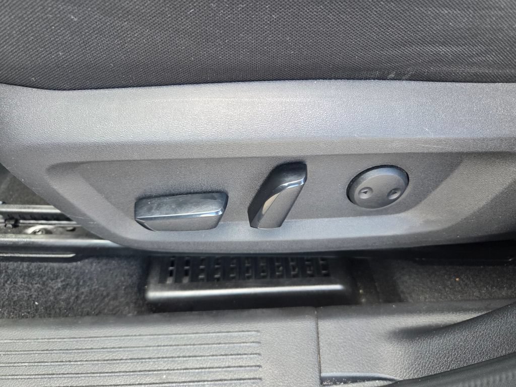 Used 2022 Nissan Rogue SV FWD image 5