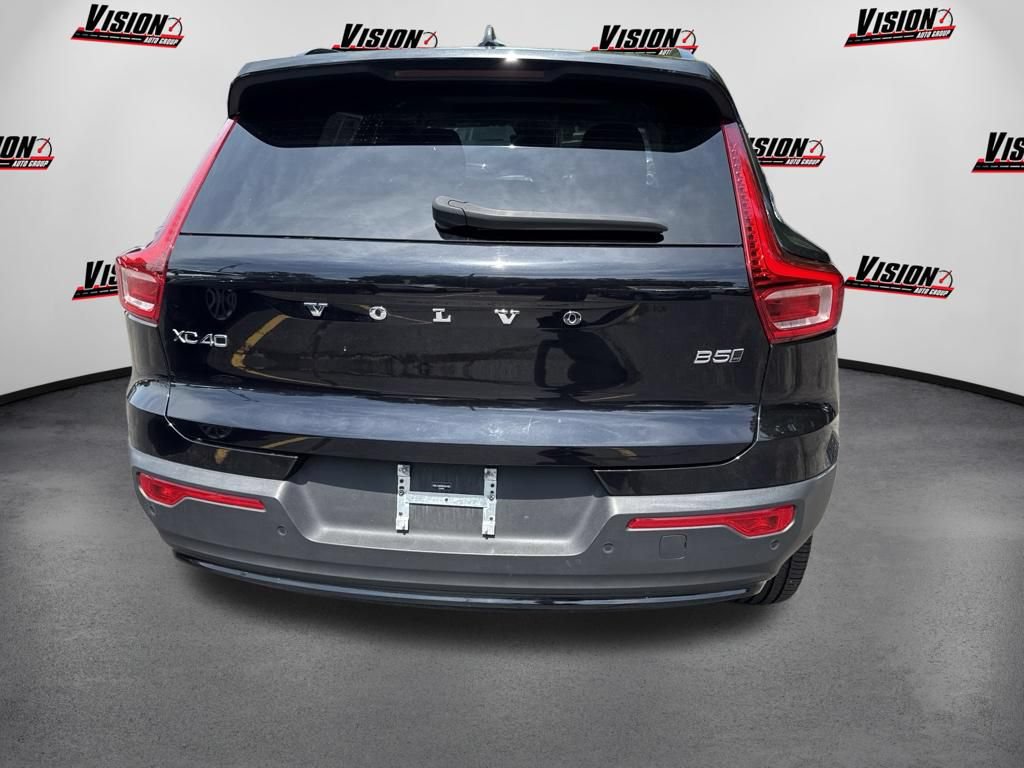 Used 2025 Volvo XC40 B5 Plus w/ Protection Package Premier AWD/4WD image 6