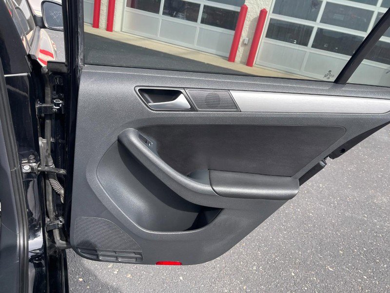 Used 2016 Volkswagen Jetta Sport image 14