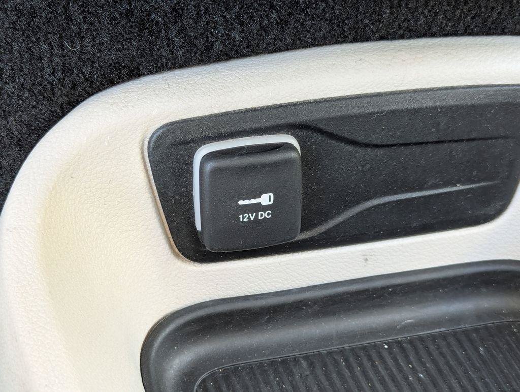 Used 2023 Chrysler Pacifica Touring-L FWD image 24