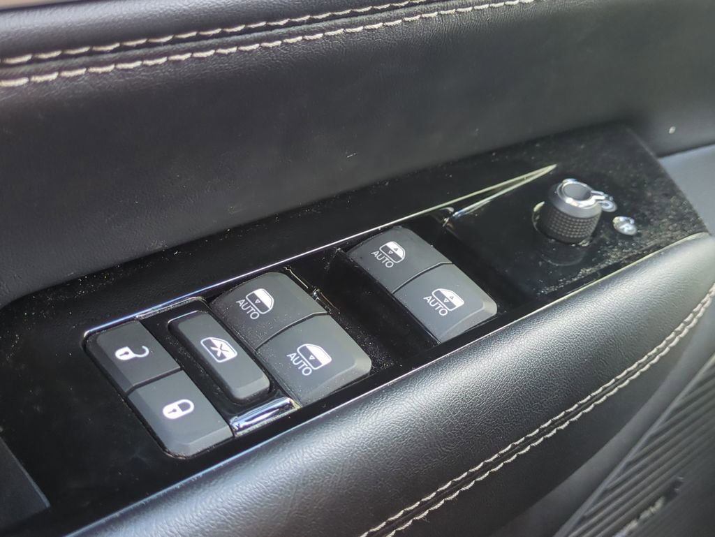 Used 2025 Jeep Wagoneer Series II AWD/4WD image 26