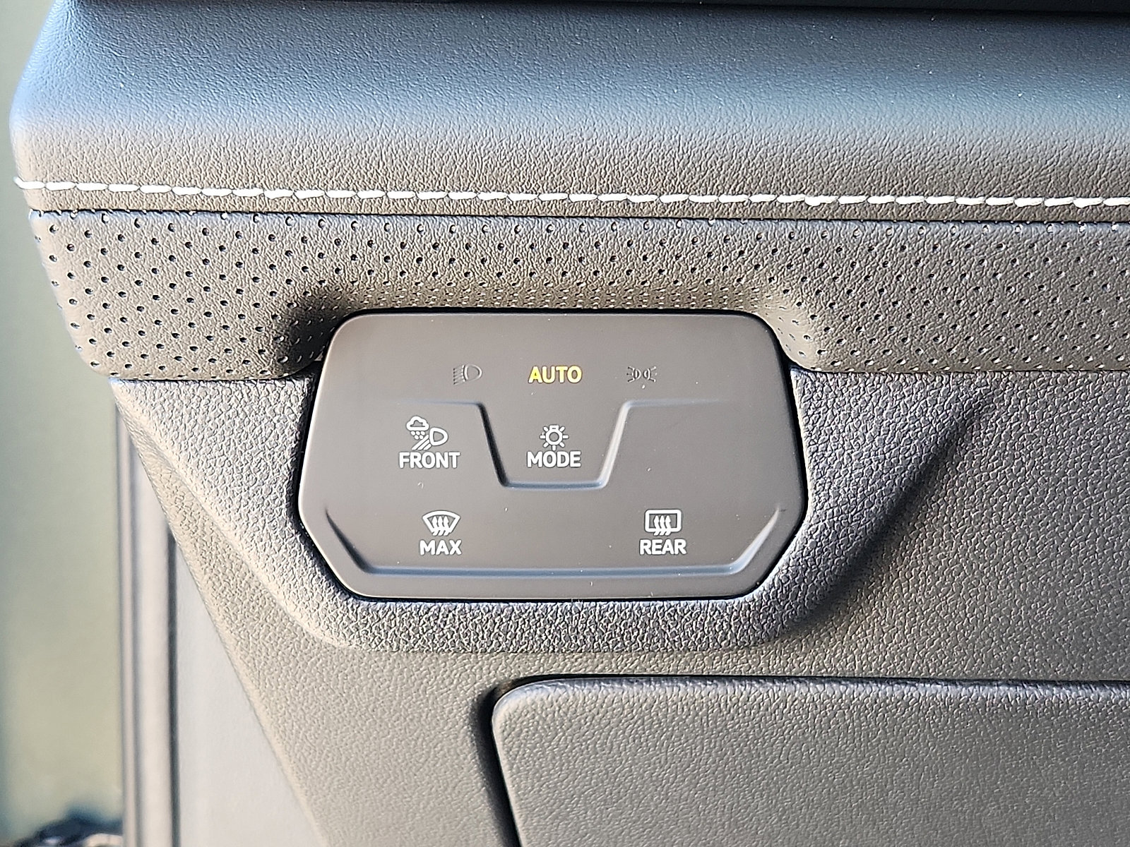 New 2026 Volkswagen Atlas SE image 20