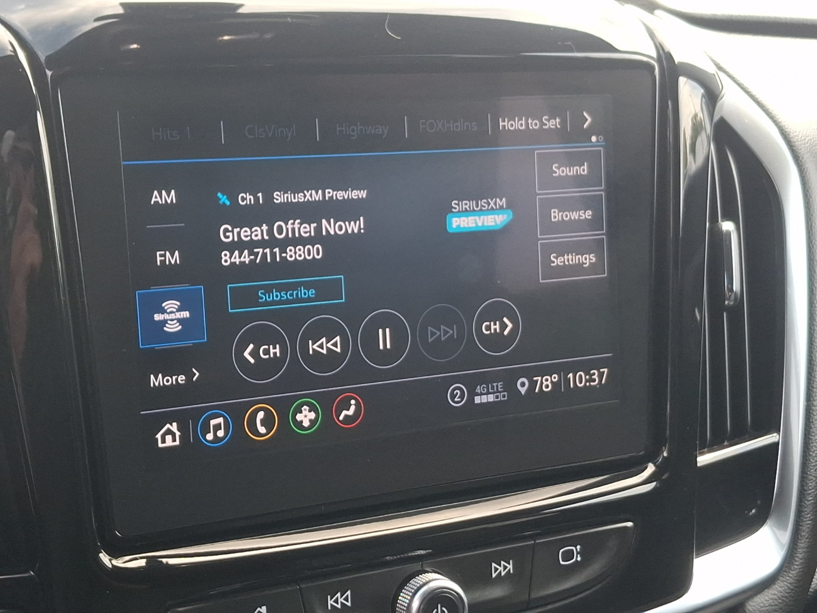 Used 2020 Chevrolet Traverse LT w/ Driver Confidence II Package AWD/4WD image 18