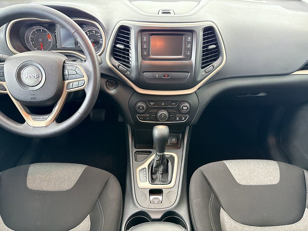 Used 2018 Jeep Cherokee Latitude w/ Safety Group image 14