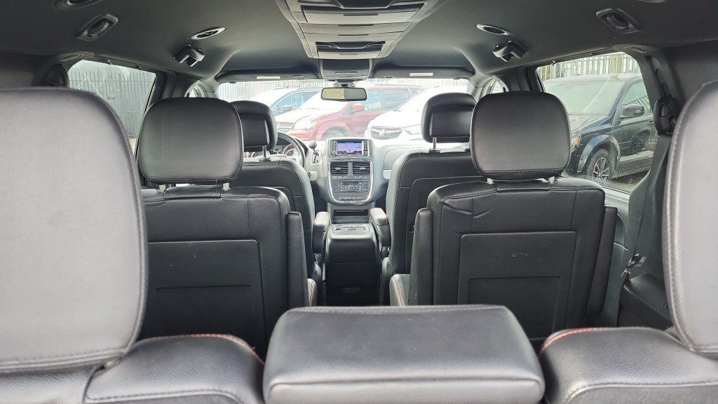 Used 2018 Dodge Grand Caravan GT FWD image 12