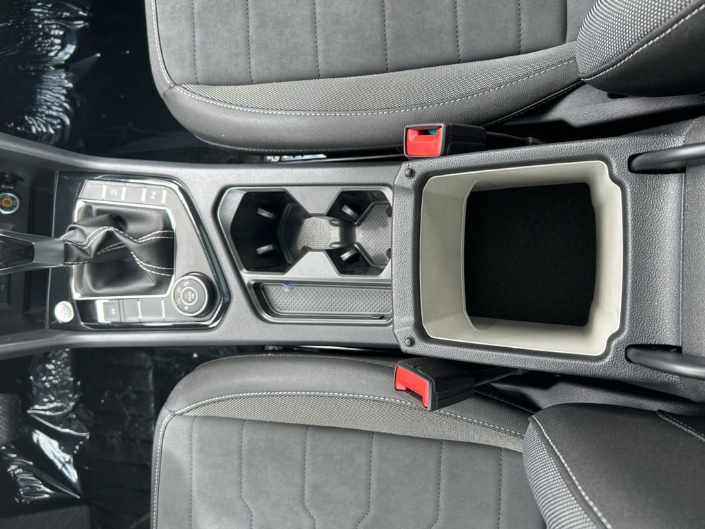 New 2025 Volkswagen Taos SE image 20