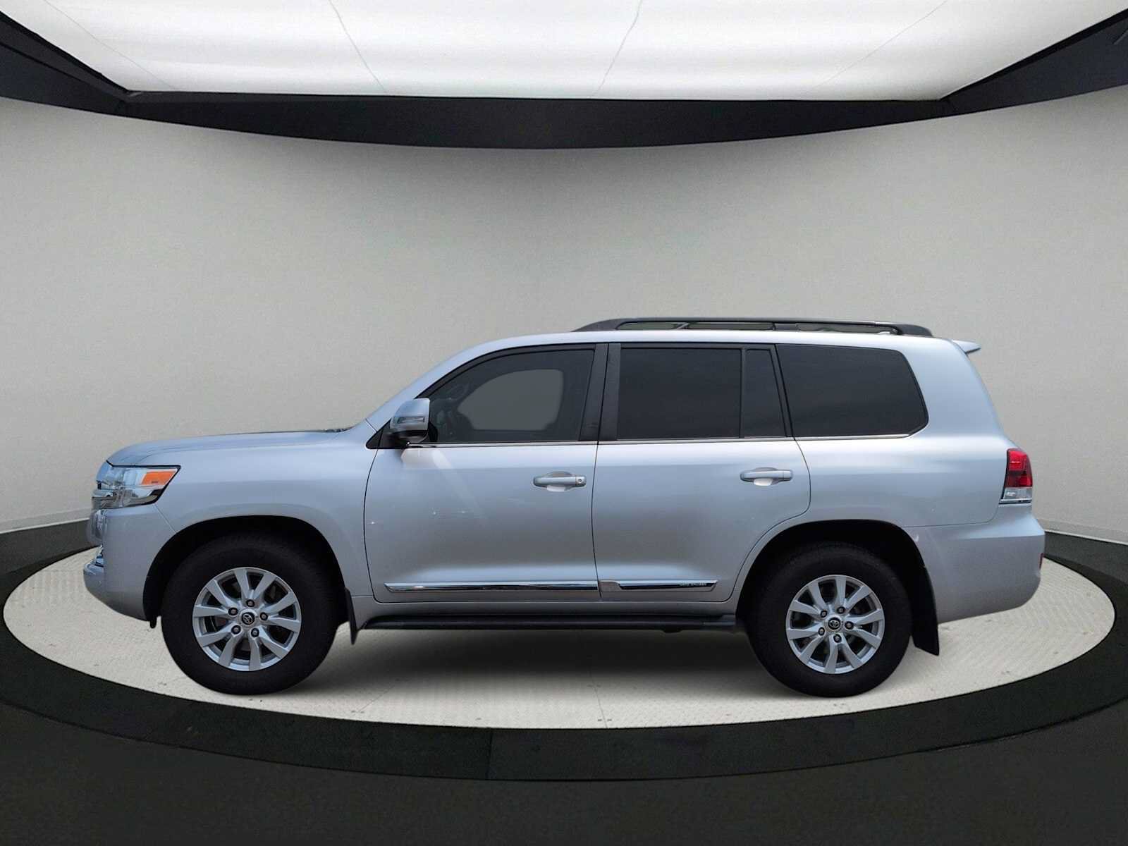 Used 2018 Toyota Land Cruiser AWD/4WD image 5